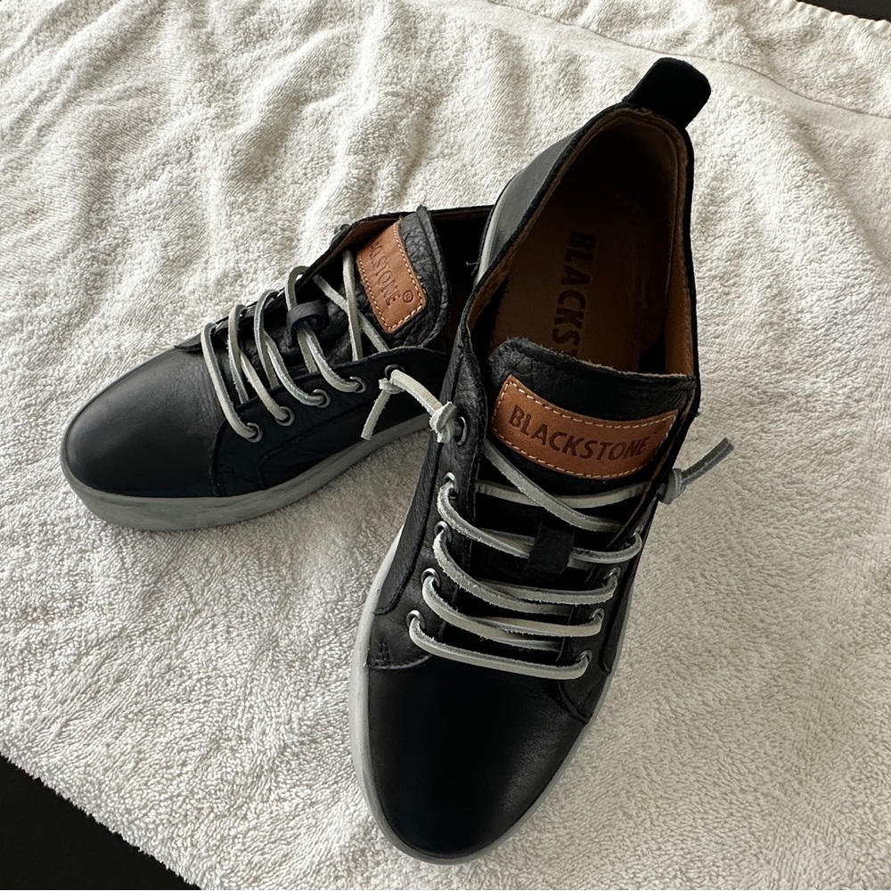 Blackstone sneakers size 39